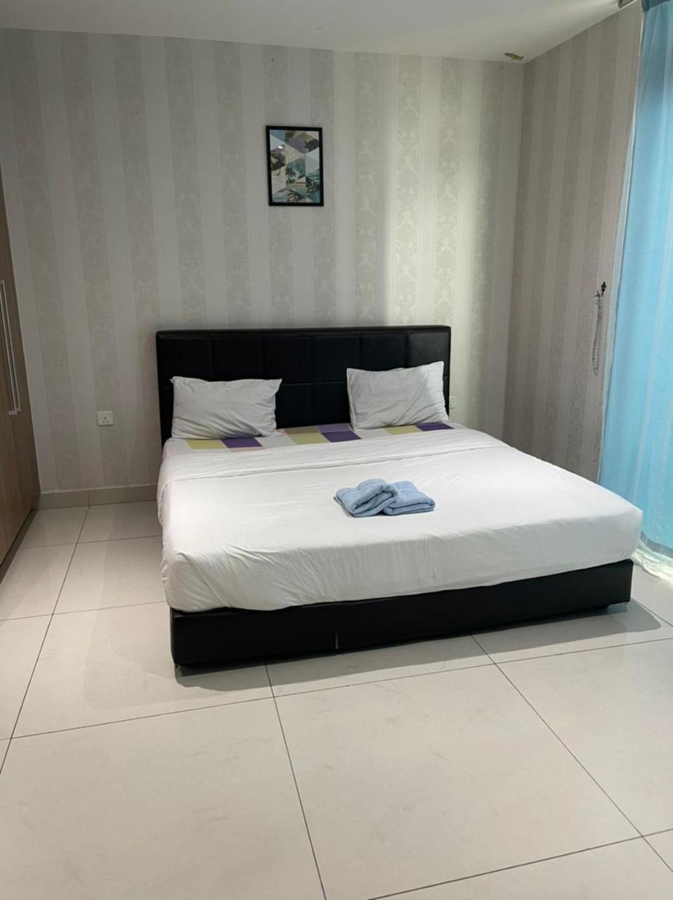 Jb City D'Esplanade Shopping Mall Apartment Johor Bahru Exterior foto